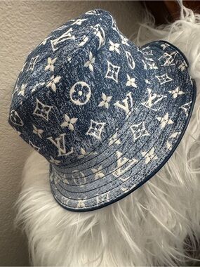 LOUIS VUITTON DENIM FADE BUCKET HAT